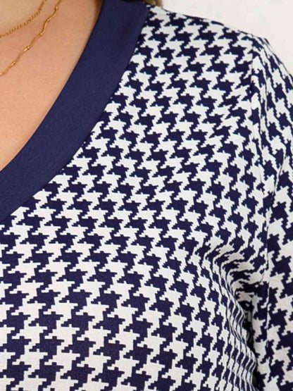 Plus Size Houndstooth V-Neck Long Sleeve Blouse